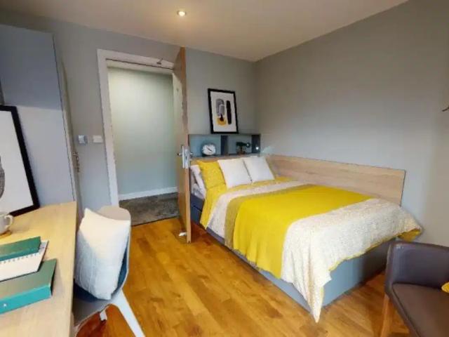 Apartment for rent in Saint George's, Netherthorpe