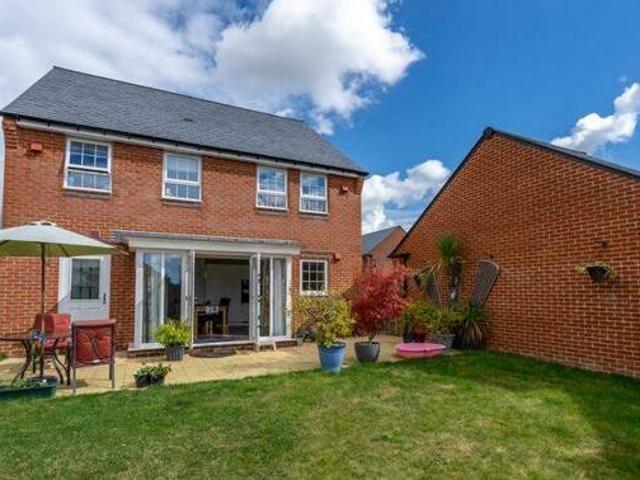 House for sale in Littlecote, West Sussex
