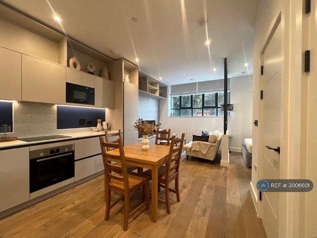 Apartment for rent in Balham, Greater London