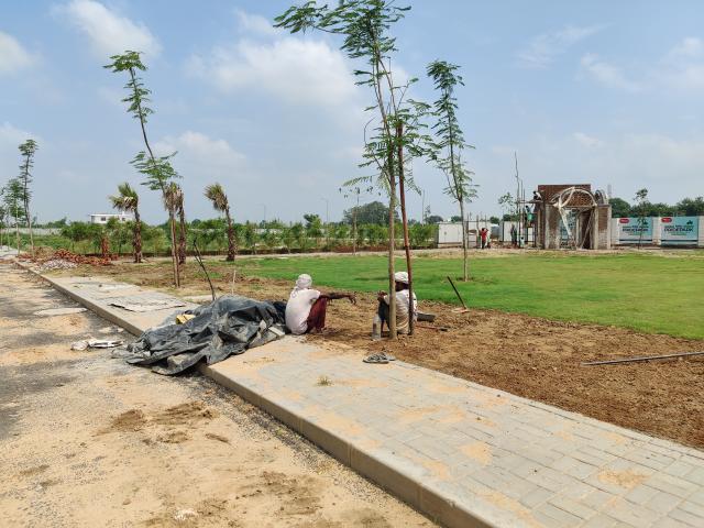 Land for sale in Hariana