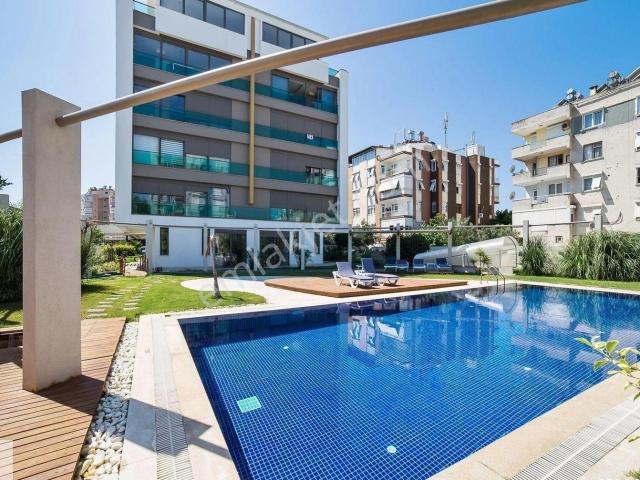 Antalya, Muratpaşa içerisinde satılık mülk