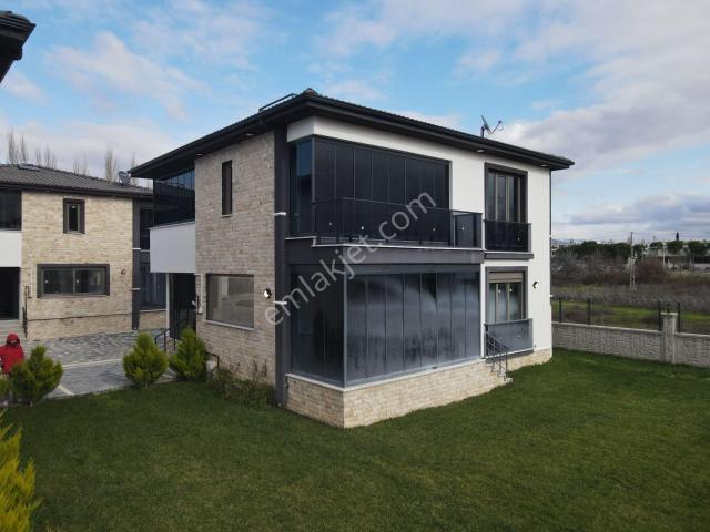 Edremit, Balikesir içerisinde satılık Villa