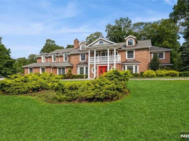 House for sale in Franklin Lakes
