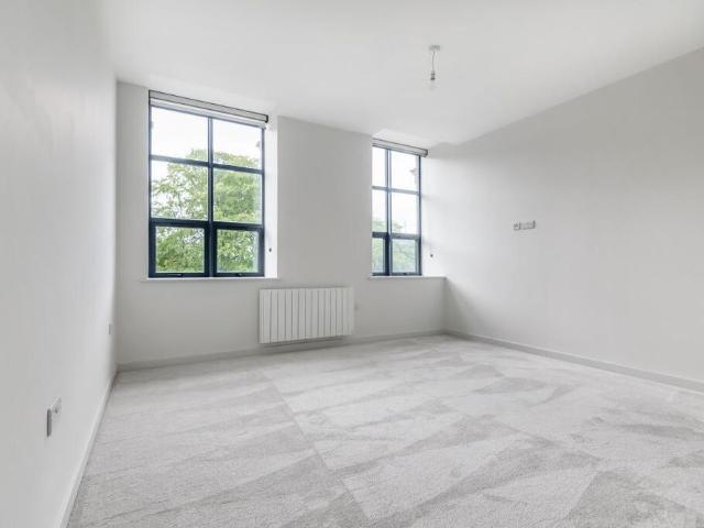 Apartment for rent in Esscroft, Bradford