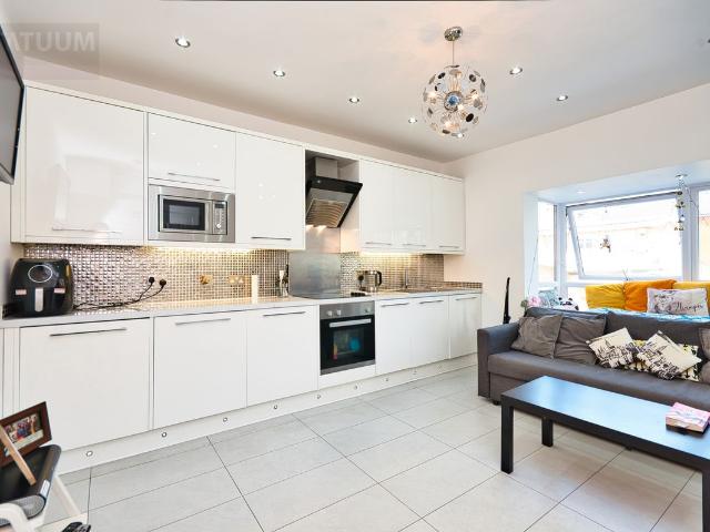Studio for rent in Isle Of Dogs, Greater London
