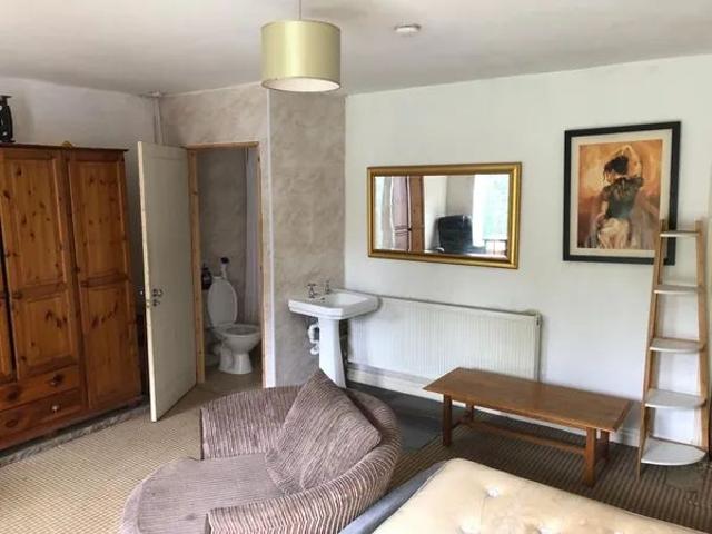 Studio for rent in Boley Park, Staffordshire