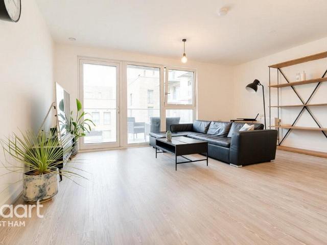 Apartment for rent in Upton Gardens, Greater London