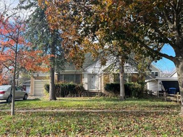House for sale in Clarendon Hills House for sale in Clarendon Hills