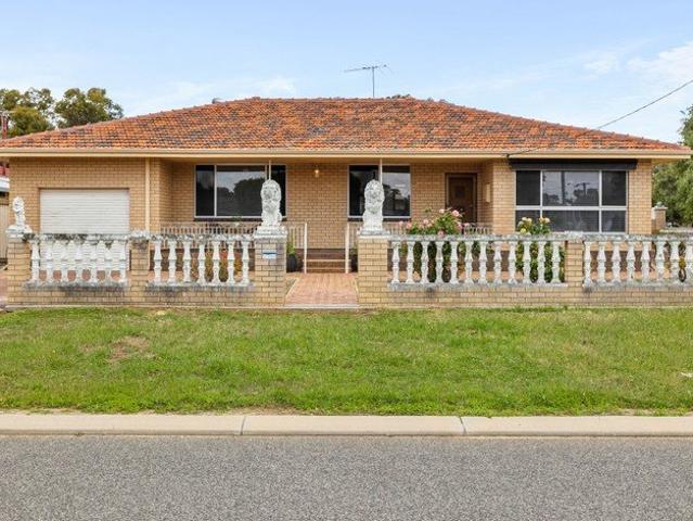 House for sale in Midland, City of Swan