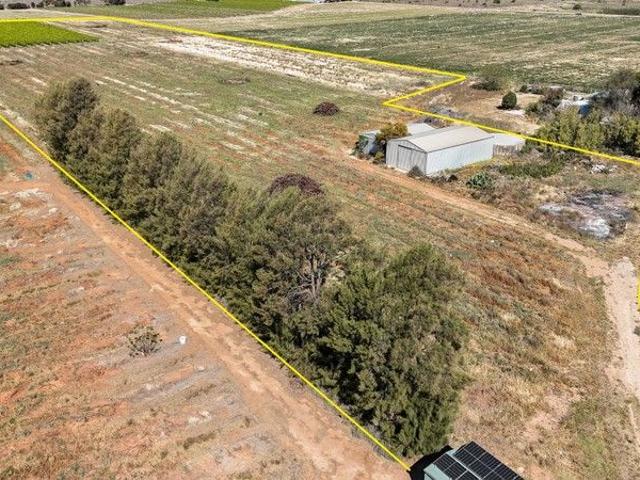 Cottage for sale in Lake Boga, Victoria