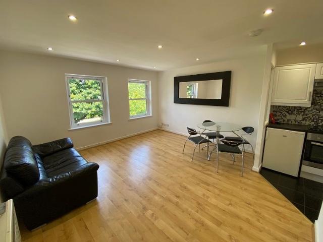 Apartment for rent in Thistleboon, Mumbles ,the