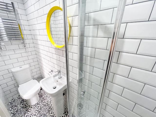 Room for rent in Calderstones