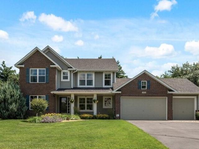 House for sale in Lakeville