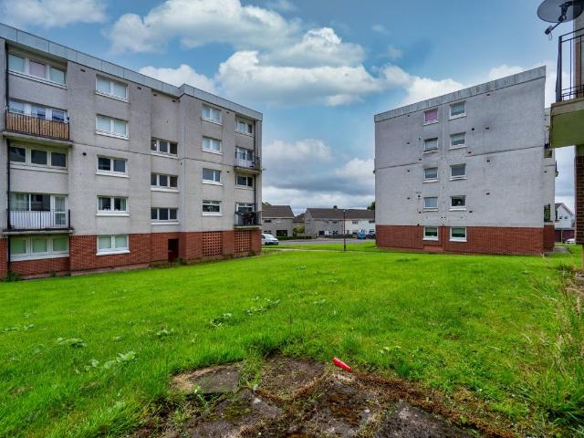 Apartment for rent in Hardgate, Scotland