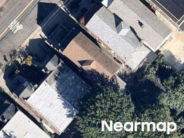 House for sale in The Bronx, Arverne