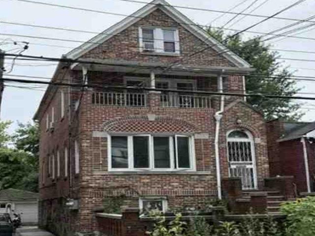House for sale in The Bronx, Arverne