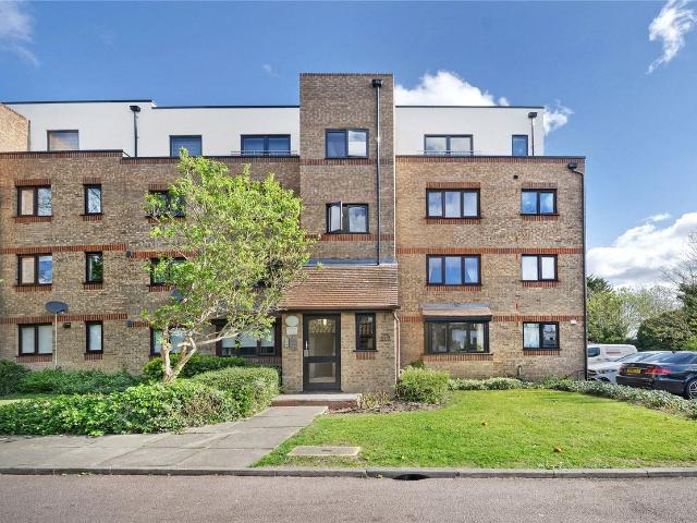 Studio for rent in Oakwood, Greater London
