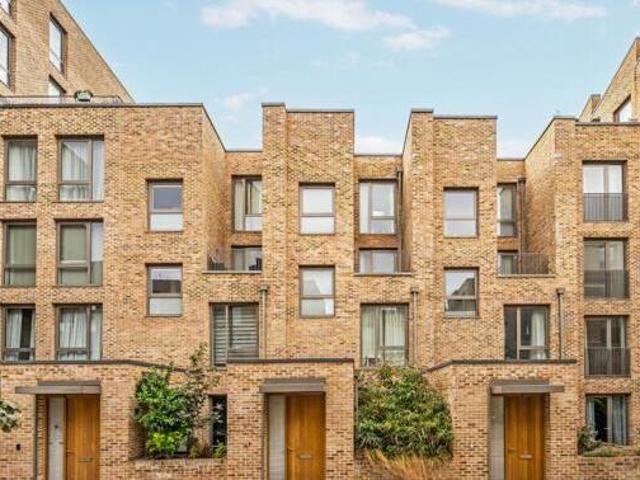 House for sale in Brentford End, Greater London