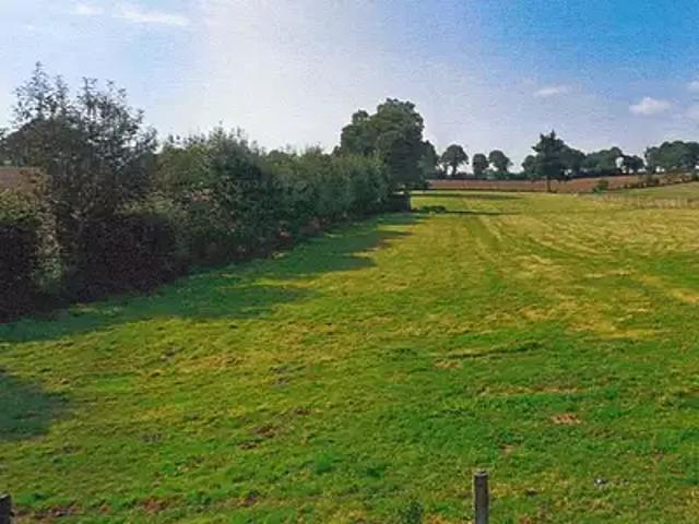 Terrain vente à Isigny-le-Buat
