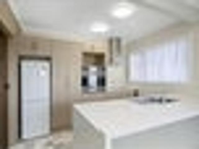 Apartment for rent in Ōwhiro Bay, Wellington