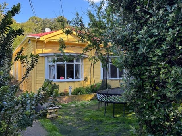 House for rent in Ōwhiro Bay, Wellington