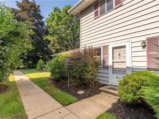 Condo for sale in Green