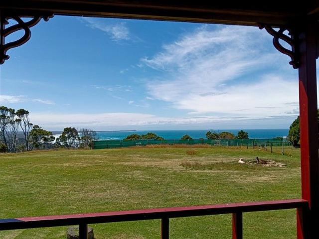 Cottage for sale in Naracoopa, Tasmania