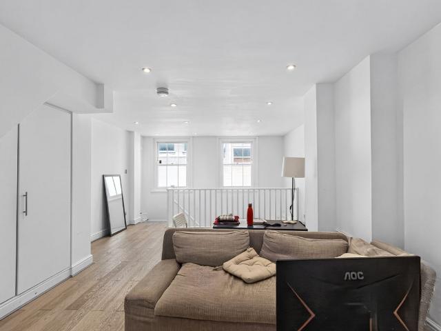 House for rent in Limehouse, Greater London