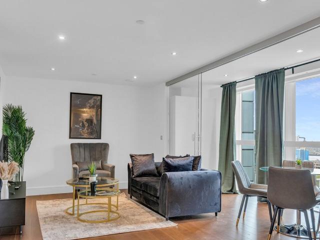 Apartment for rent in Isle Of Dogs, Isle Of Man