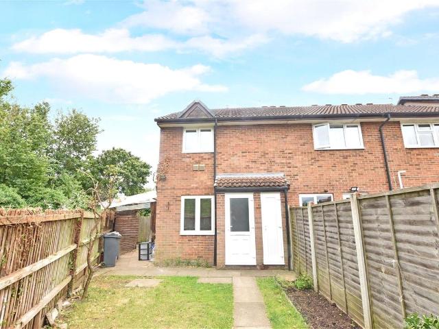 House for rent in London Borough of Hounslow, Greater London