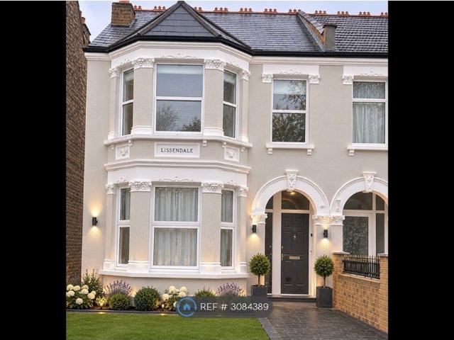 House for rent in London Borough of Hounslow, Greater London