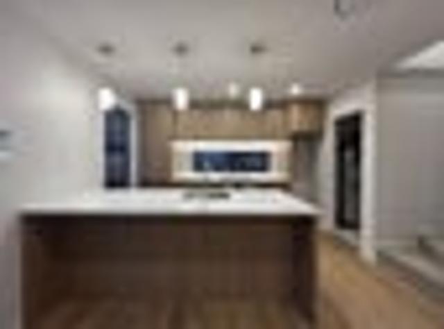 Townhouse for rent in Chaslands, Canterbury