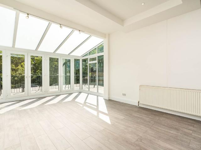 Apartment for rent in Angel, Greater London