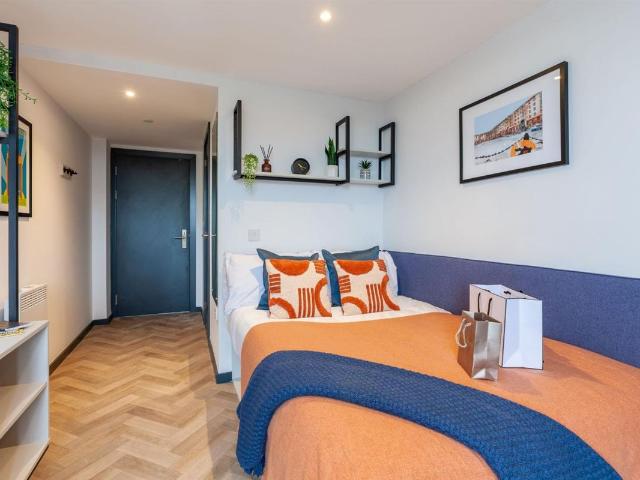 Studio for rent in St George's Quarter / Cultural Quarter, Calderstones