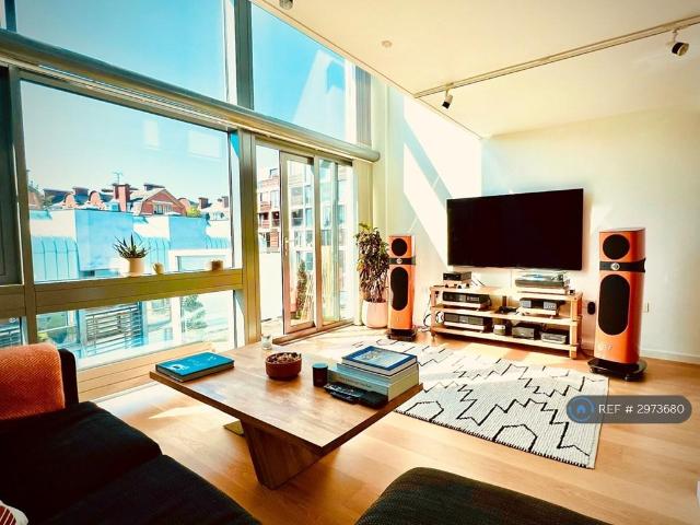 Apartment for rent in Highbury, Greater London