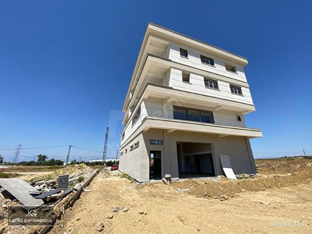 Cumhuriyet Mahallesi, Aksu içerisinde satılık Bina