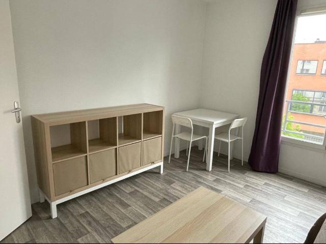 Studio location à Quartier Centre-Ville / Corentin Celton / Les Varennes, Issy-les-Moulineaux