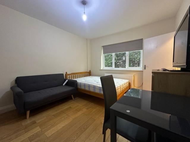 Studio for rent in London Borough of Barnet, Greater London
