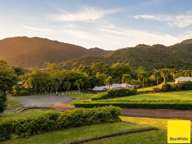 House for sale in Redlynch, Queensland