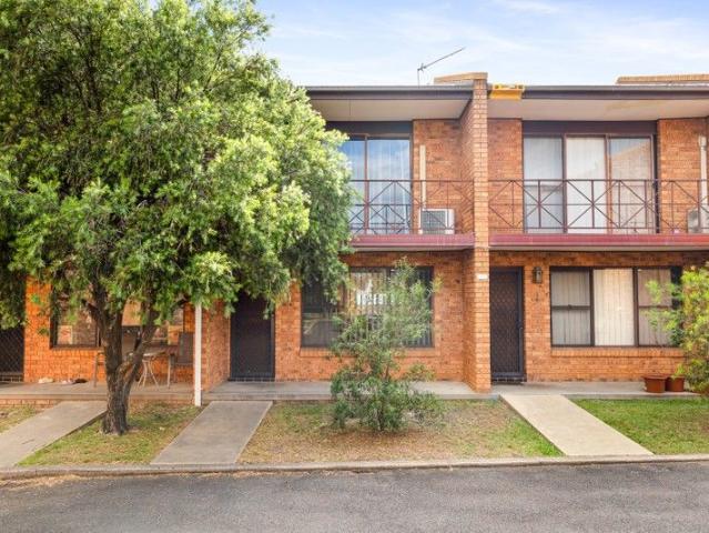 Apartment for sale in Piallamore, New South Wales