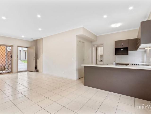 Townhouse for rent in Toombul, Queensland