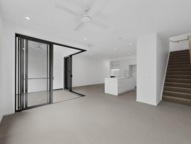Townhouse for rent in Toombul, Queensland