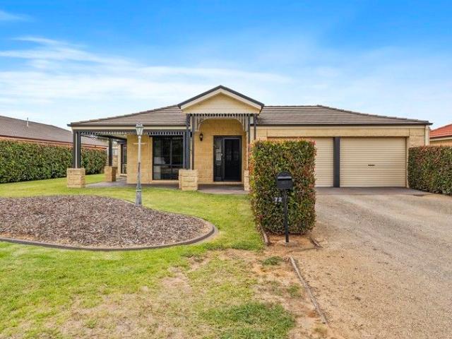 House for sale in Kaarimba, Victoria