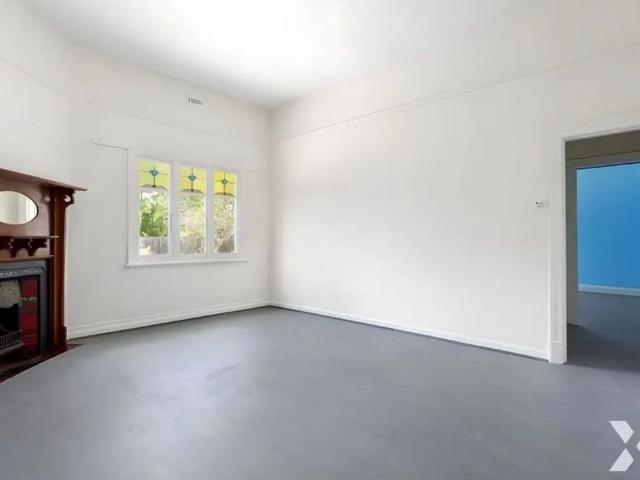Room for rent in Camerons Creek, Victoria