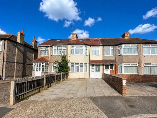 House for rent in London Borough of Hounslow, Greater London