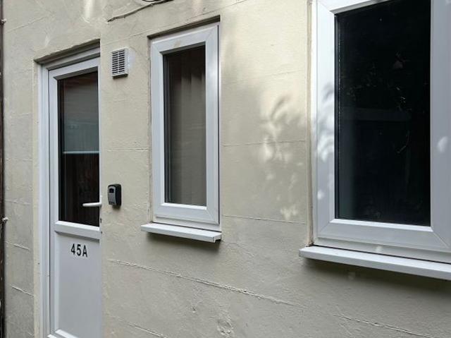 Studio for rent in Scott's Green, Brierley Hill