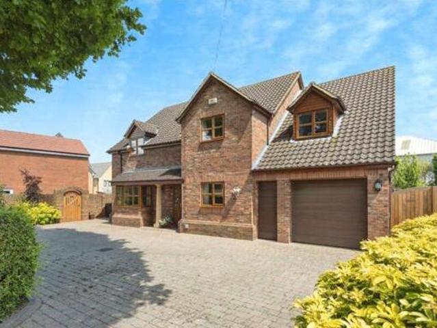 House for sale in Shefford, Bedfordshire