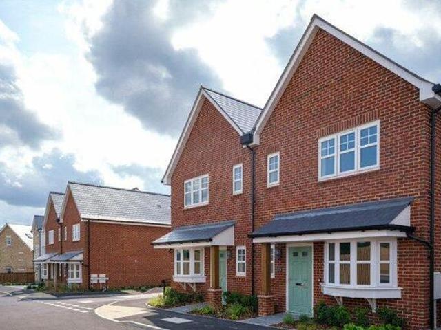 House for sale in Fleet, Hart