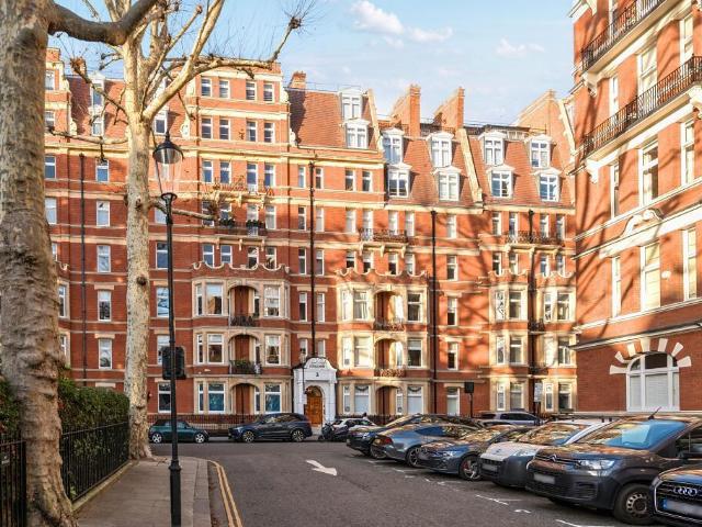 House for rent in Kensington, Greater London