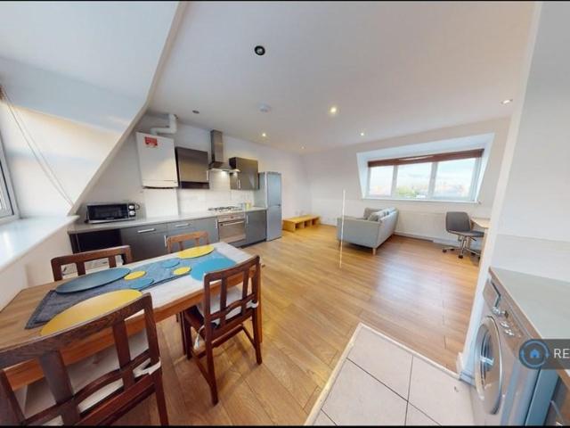 Apartment for rent in Homerton, Greater London